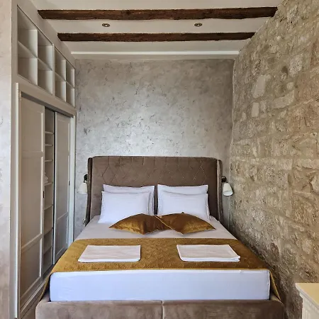 Luxury Seafront Fabri Vis