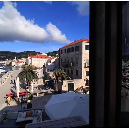 Apartment Luxury Seafront Fabri Vis