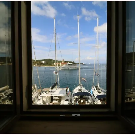 Luxury Seafront Fabri