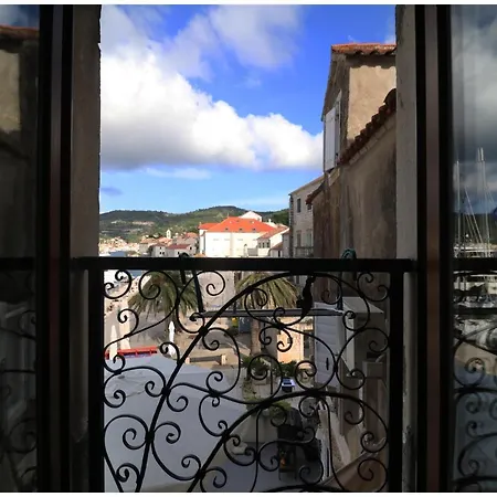 Luxury Seafront Fabri Apartment Vis