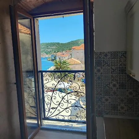 Luxury Seafront Fabri *