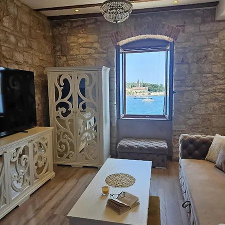 Luxury Seafront Fabri