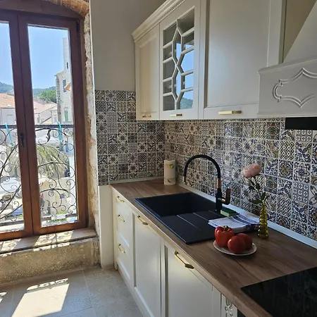 Luxury Seafront Fabri