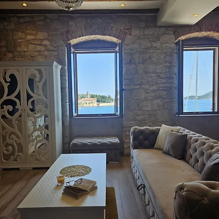 Luxury Seafront Fabri * Vis