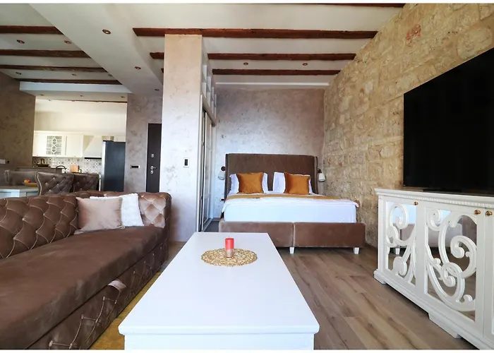 Luxury Seafront Fabri شقة *