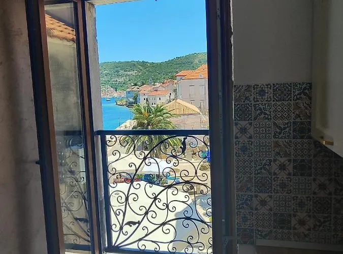 Luxury Seafront Fabri *