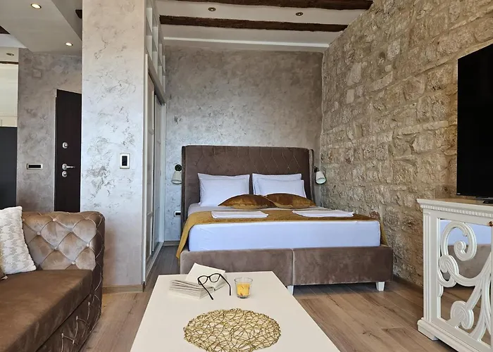 شقة Luxury Seafront Fabri