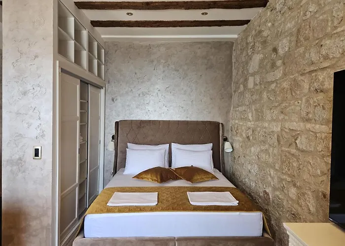 Luxury Seafront Fabri فيس