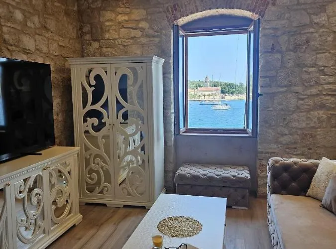 Luxury Seafront Fabri