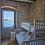 Luxury Seafront Fabri * Vis